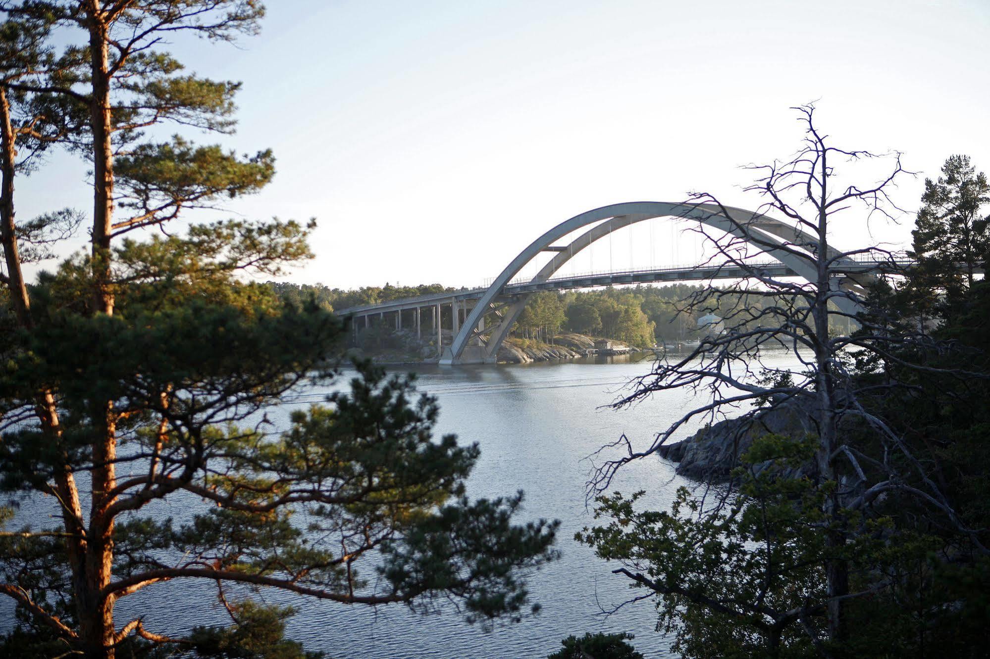 Djuroenaeset Hotell & Konferens Djurhamn Exterior foto